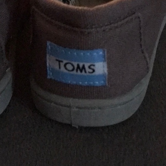 TOMS YOUTH SIZE 3 GRAY CANVAS RUBBER SOLE USED - Picture 5 of 7